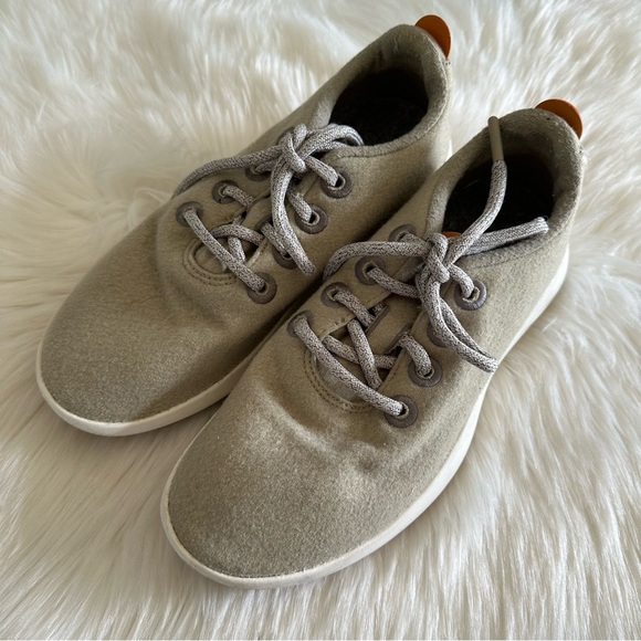 Allbirds Wool Runners - Gray and Cream Sneakers Shoes Sz 8 - Picture 1 of 9